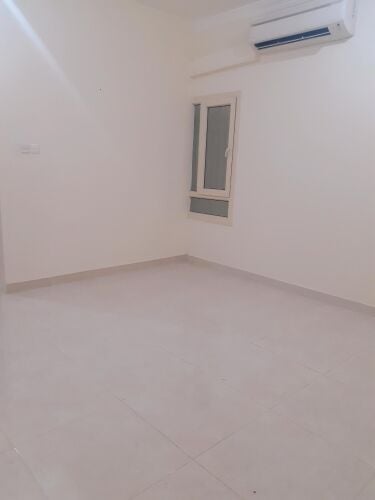 wide 1BHK in muaizar no commission