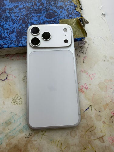iphone 17 pro max silver