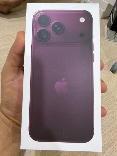 ايفون 18برو ماكس لون عنابي