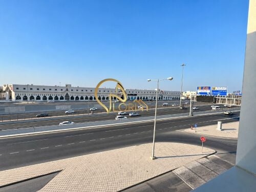مبنى تجارى على طريق سلوى