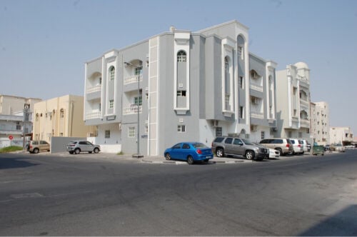 للبيع عمارة مؤجرة ببنى عمران