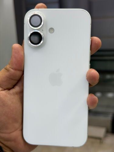 iPhone 16