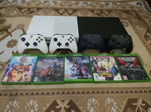 Xbox one x and Xbox one s 1TB