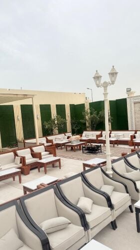 اطقم كنب مطاولات وكراسي و اسلحه