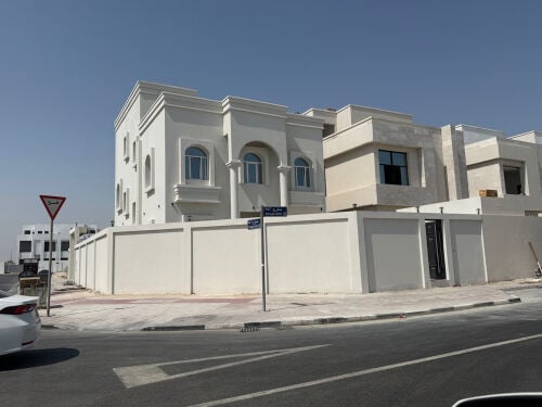 فيلا فاخرة بالثمامه شارعين زاويه