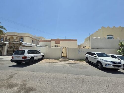 للبيع بيت ف مدينة خليفة الشمالية