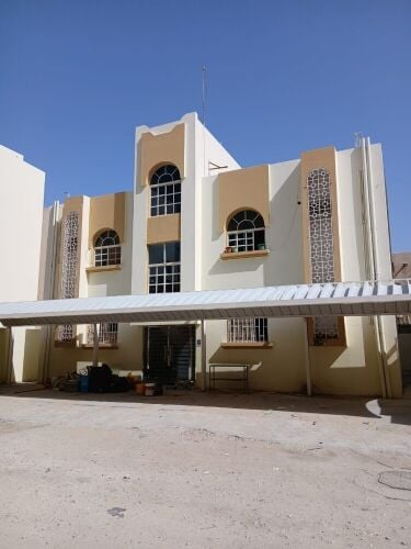 للبيع عماره 4 شقق في المطار