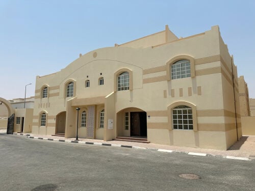 فيلا 5غرف 9500 عين خالد