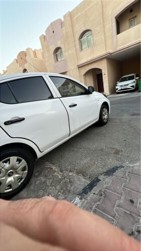 السياره بحاله جيده البيع مستعجل 