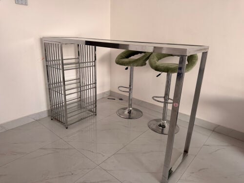 Modern Bar Table with 2 Green Uphol