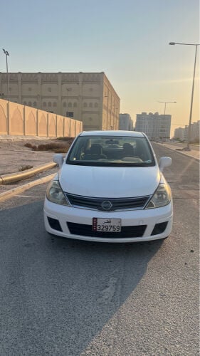 NISSAN TIIDA 2011