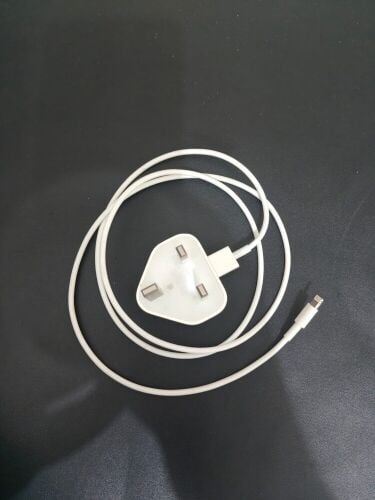 Apple iPhone Charger – White (UK