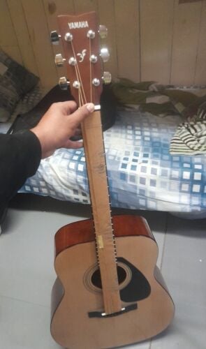 Yamaha Guitar for Sale – 600 QAR

B