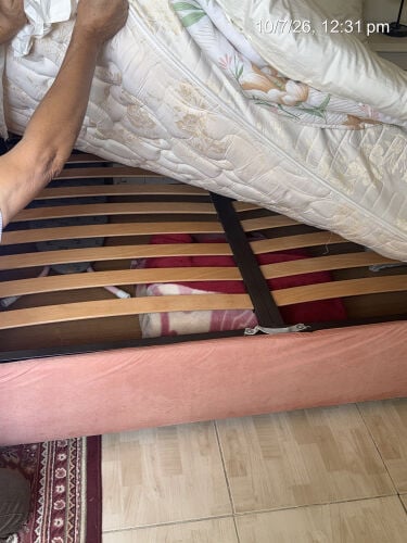 سرير+ ٢ كومودينو+ مرتبه+٢ اباجوره