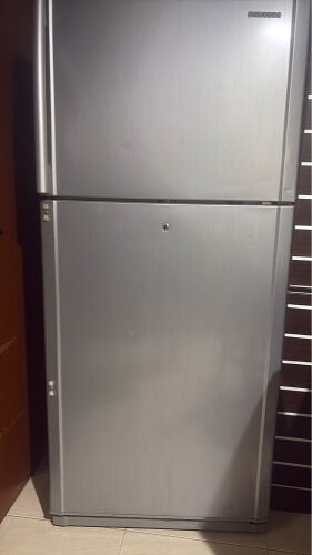 Selling a Samsung refrigerator with