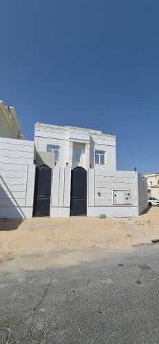 للبيع فيلا في ام عبيريه