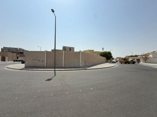 للبيع بيت شعبي في منطقه الدحيل