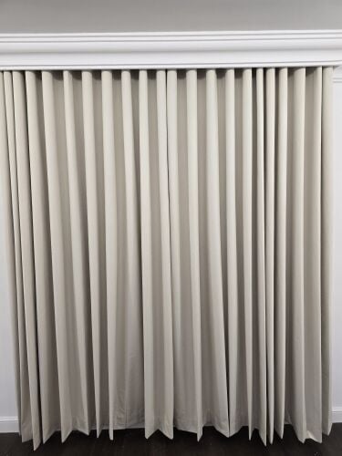 Curtains, roller blinds, vertical b