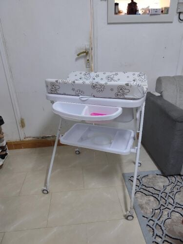 Baby bathing tab with stand