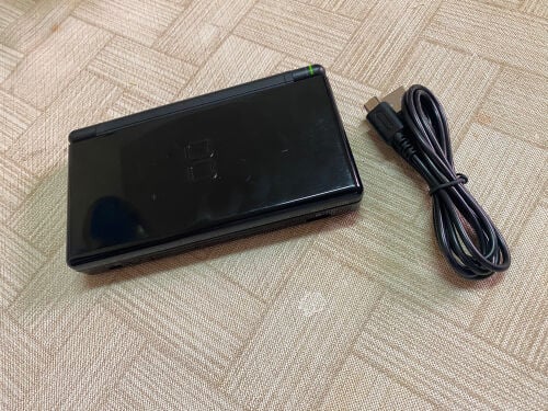 nintindo ds lite with 400 games