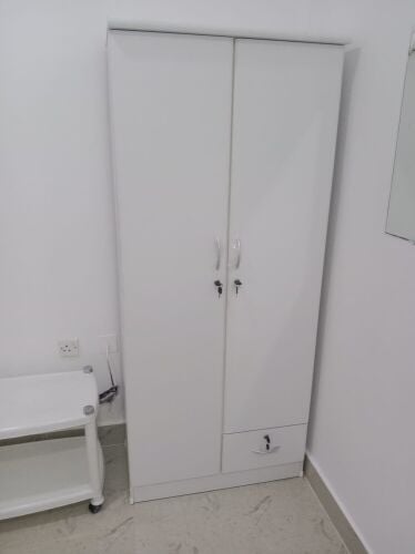 نحن نبيع جميع أنواع الأثاث الجديد