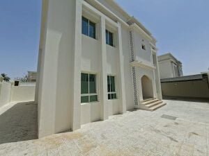 4BR VILLA + & LAUNDRY -ALHILAL