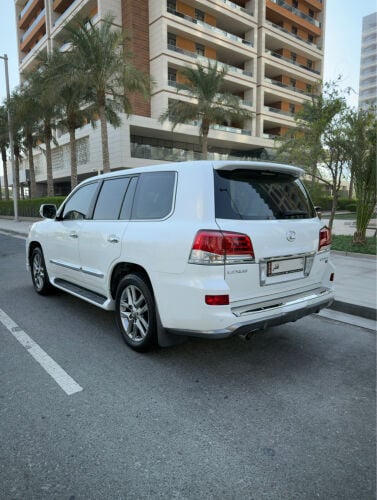 2014 lexus LX570 