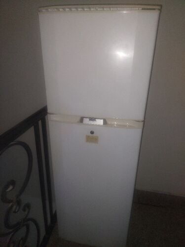 Hitachi frige
