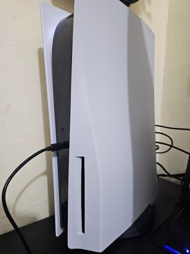 ps5 clean in good condition