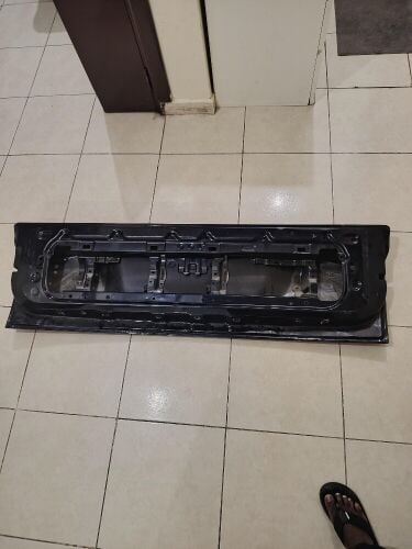 باب شنطة اصلي لاندكروزر جي اكس ار