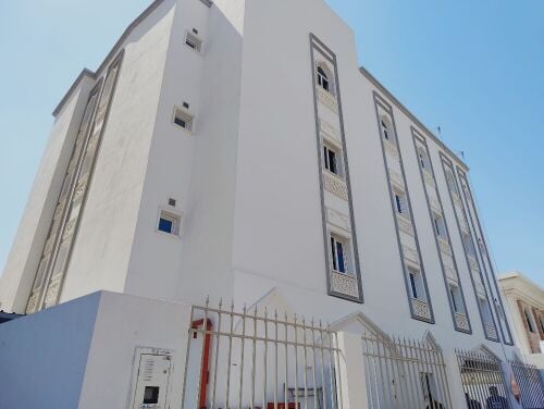 للبيع عماره سكنيه جديده بالمطار