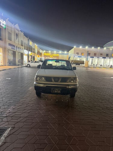 nissan pickup 