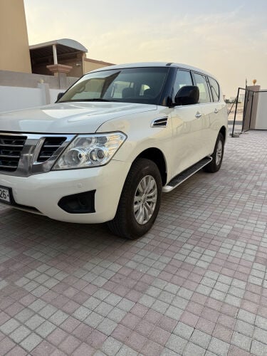 نيسان 