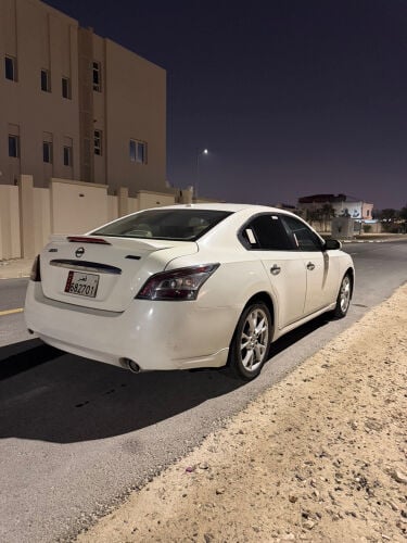 nissan maxima 2012