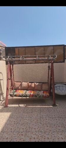 أرجوحة تتسع لثلاثة أشخاص بحالة جي