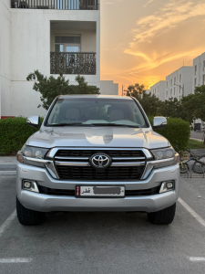 LAND CRUISER GXR V8 309KM QR98K