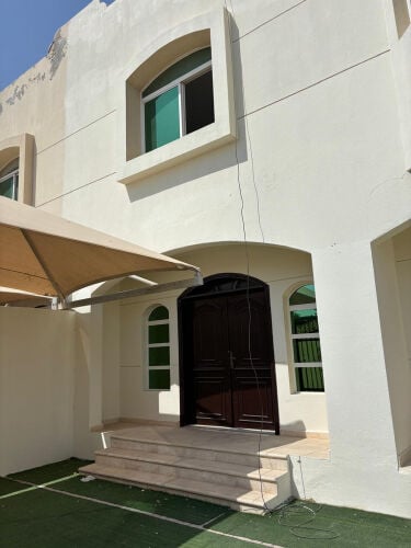 excellent 5BR villa in Al gharafa 