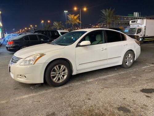 Nissan altima