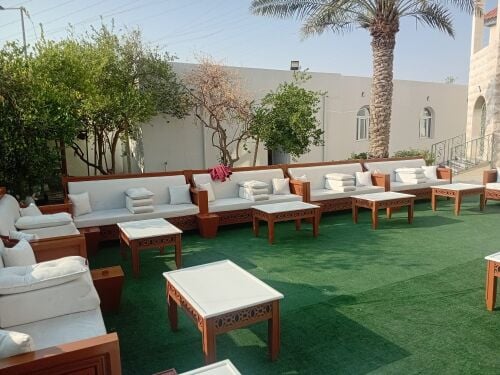 اطقم كنب مغربي وطاولات وكراسي
