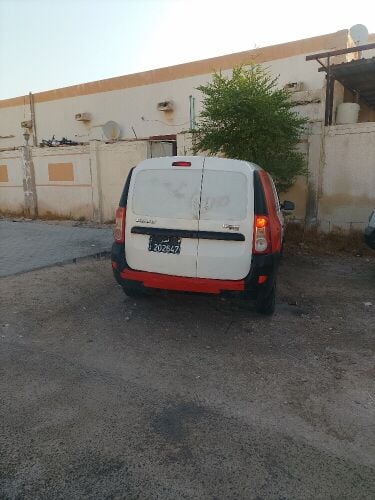 سيارة لوقان