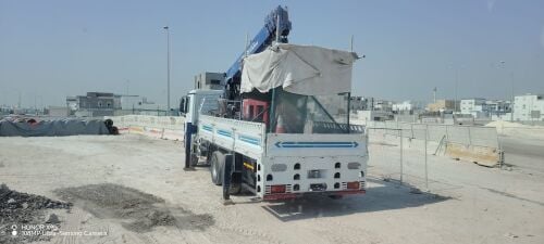 10 boom truck Craine For rent we