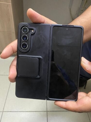 samsung fold 5 black colour