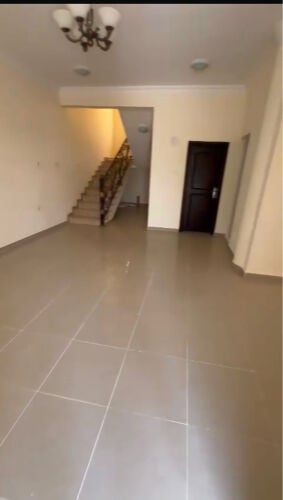 للإيجار فيلا في الذخيره