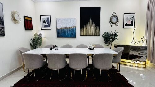 midas brand dining table for sell