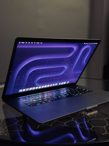 Apple MacBook Pro 15-inch (2019)
