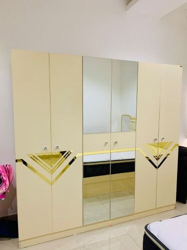 Bedroom set for SELL.