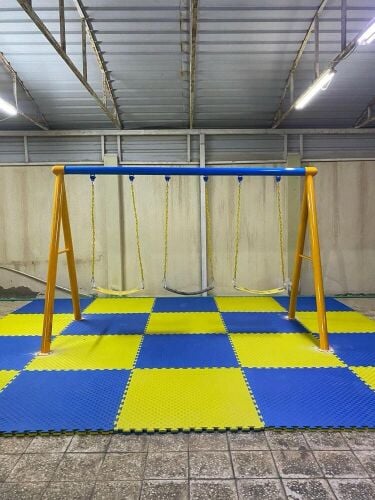 Kids swing