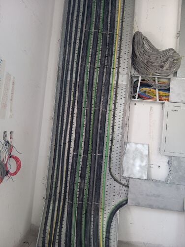 Electrical technician