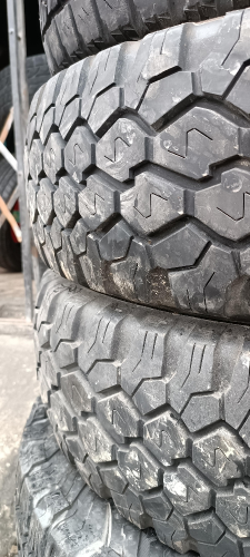 245/75/17"dunlop tyre