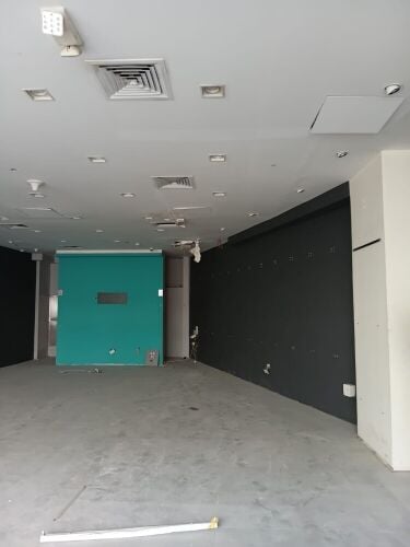 محل تجاري 240 بالسد للايجار